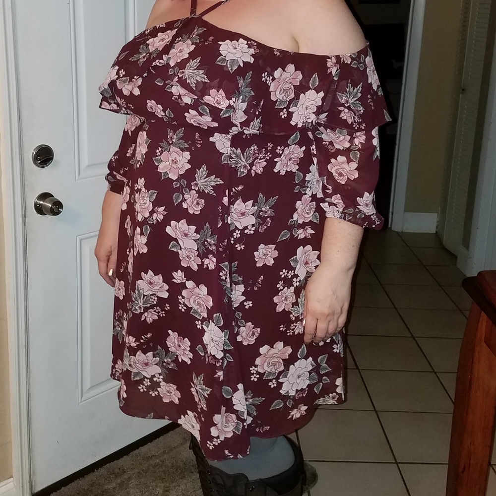 Torrid Wine Floral Cold Shoulder Ruffle Dress Size 22